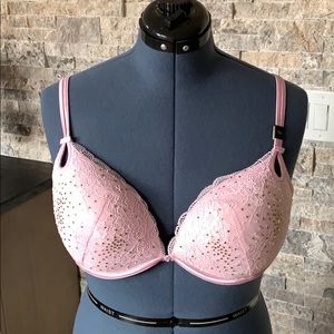 Victoria’s Secret Gorgeous push-up bra